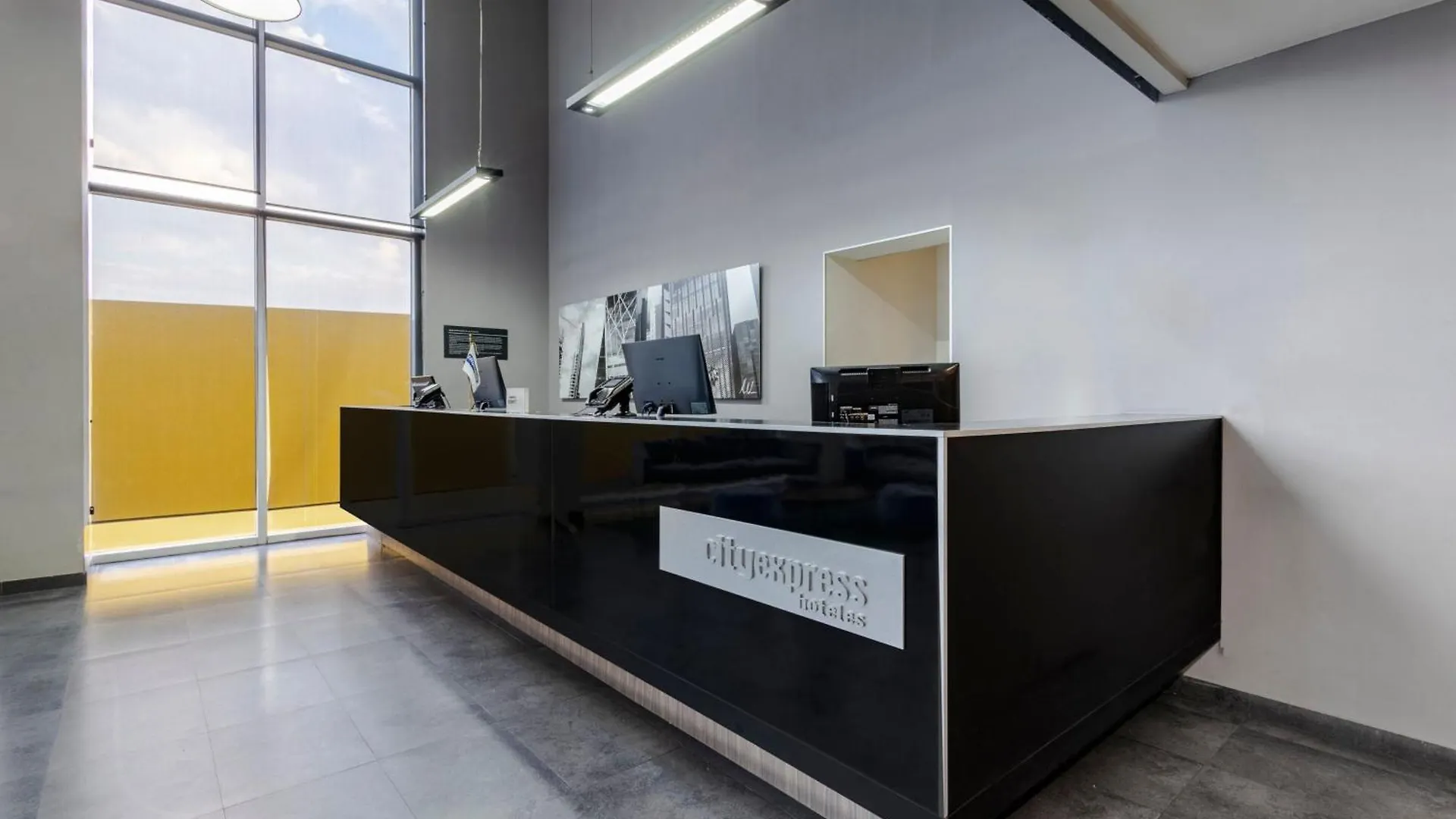 Hotel City Express By Marriott Guadalajara Aeropuerto Las Pintas